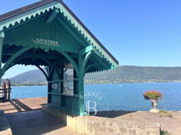 BARNES ANNECY MENTHON PROCHE VILLAGE VILLA 5 CHAMBRES AVEC PISCINE ET TERRASSES