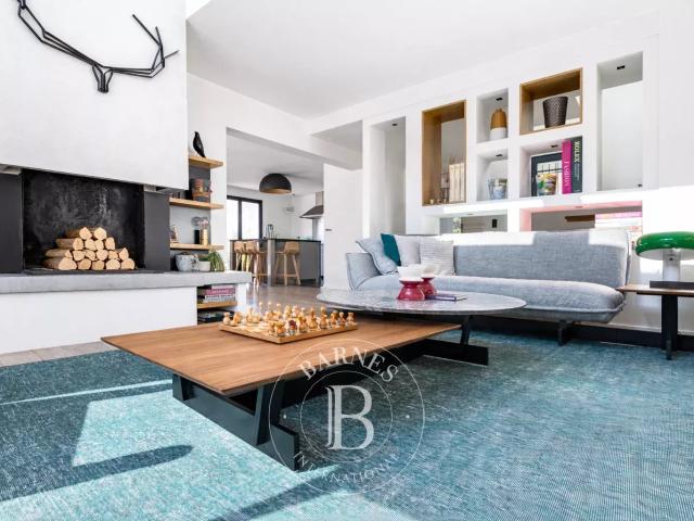 BARNES ANNECY MENTHON PROCHE VILLAGE VILLA 5 CHAMBRES AVEC PISCINE ET TERRASSES