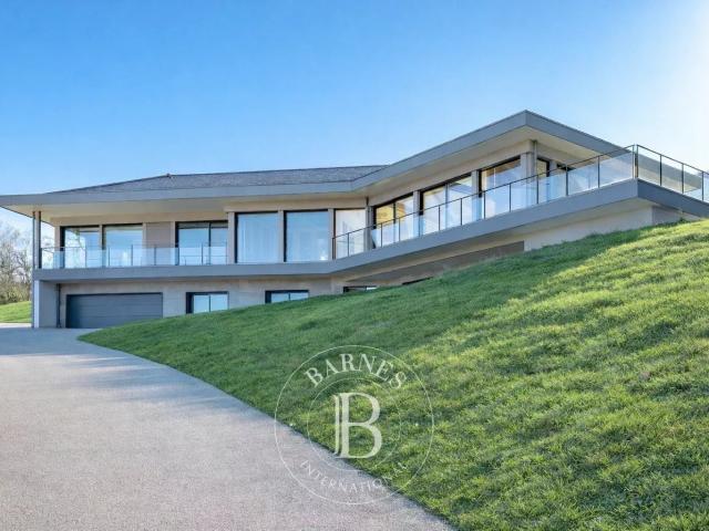 BARNES ANNECY RIVE OUEST VILLA D EXCEPTION AVEC VUE