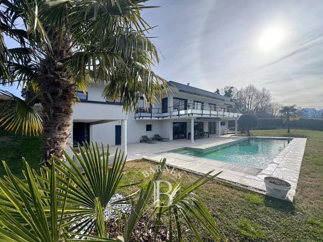 BARNES Aix les Bains TRESSERVE MAISON D’ARCHITECTE 2015 VUE LAC PANORAMIQUE APPARTEMENT INDEPENDANT PISCINE 12x4