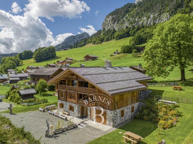 BARNES ARAVIS LE GRAND BORNAND CHALET D'EXCEPTION RÉNOVE ET MEUBLÉ PROCHE DES PISTES DE SKI