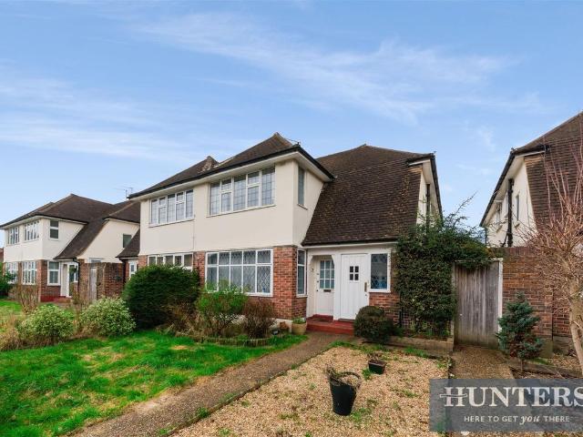 Barnes End, New Malden KT3, 2 bed maisonette to rent, £1,875 pcm | PrimeLocation