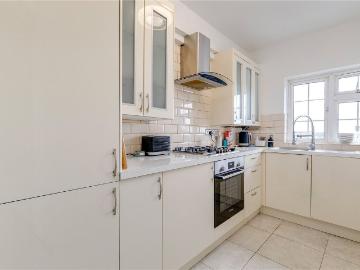 Barnes High Street, Barnes SW13, 1 bed flat to rent, £2,250 pcm | PrimeLocation