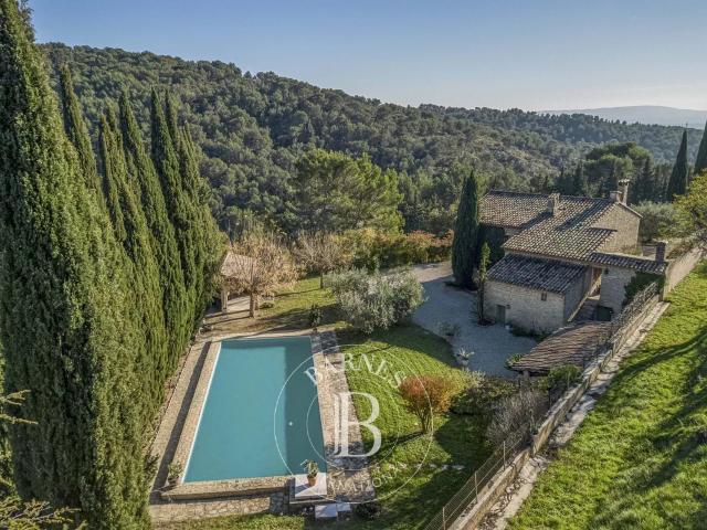 Barnes Le Barroux Mas avec piscine et terrain constructi. m² Le Barroux