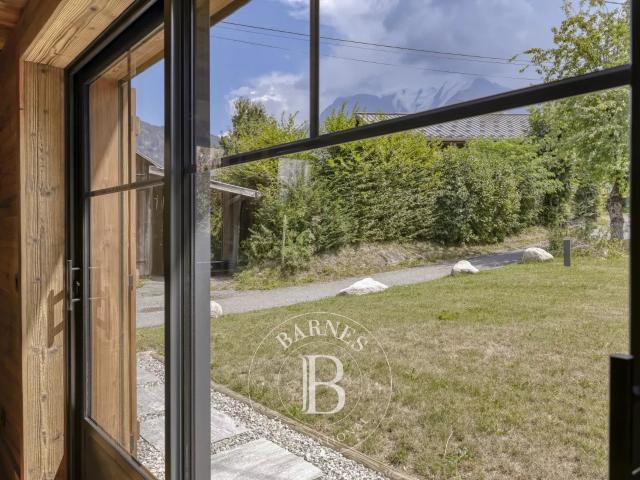 BARNES SAINT GERVAIS LES CHATTRIX CHALET NEUF VUE MASSIF DU MONT BLANC