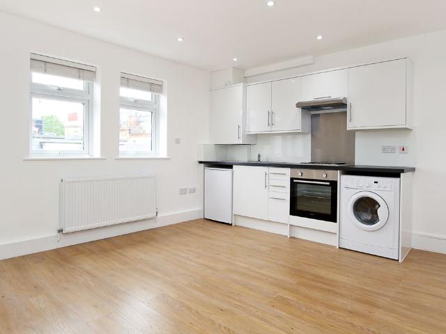 Barnett Street, Commercial Road, London E1, Studio to rent, £1,600 pcm | PrimeLocation