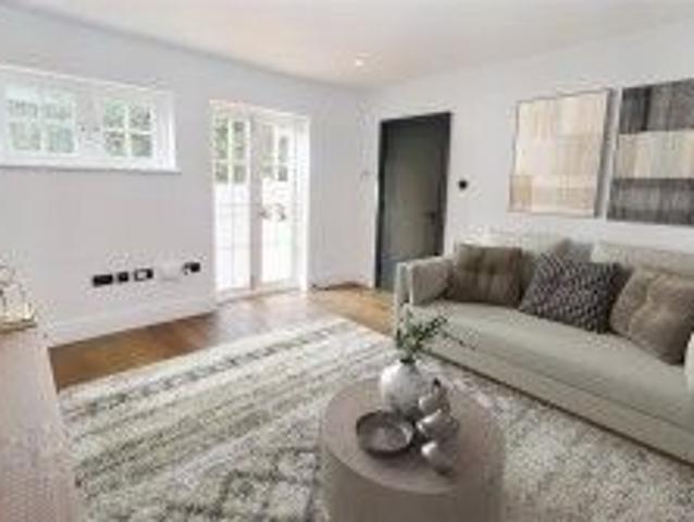 Barnet Lane, Elstree, Borehamwood