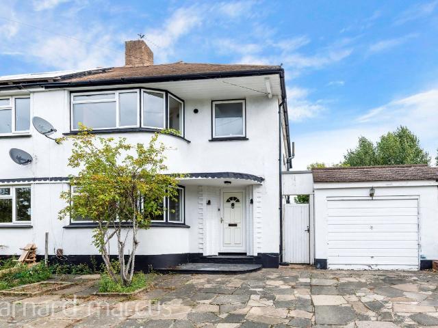 Barnfield, New Malden KT3, 3 bed property to rent, £3,000 pcm | PrimeLocation