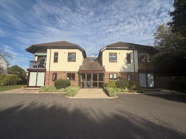 Barnham Road, Bognor Regis PO22, 2 bed flat to rent, £1,325 pcm | PrimeLocation