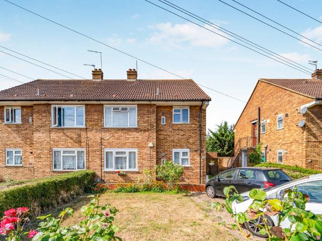 Barnhill Road, Hayes UB4, 2 bed flat to rent, £1,650 pcm | PrimeLocation