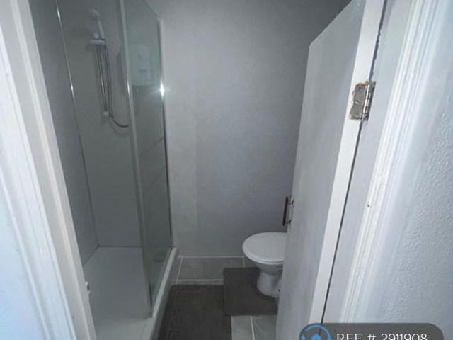 Barnsole Road, Gillingham, ME7 4 bed terraced house to rent £1,650 pcm £381 pw