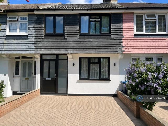 Barnsbury Crescent, Surbiton, KT5 3 bed terraced house to rent £2,899 pcm £669 pw