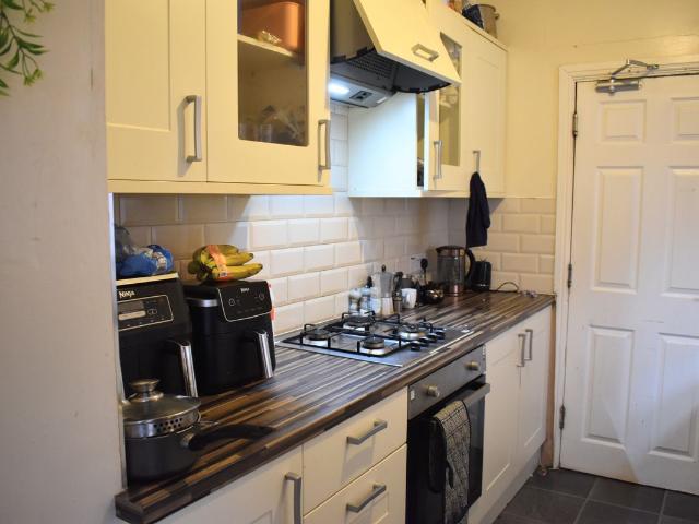 Barnsfold Avenue, Fallowfield, Manchester M14, 6 bed semi detached house to rent, £3,900 pcm | PrimeLocation
