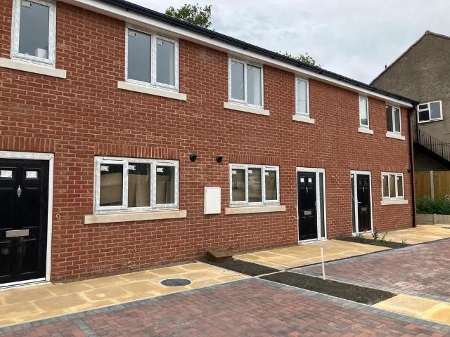 Barnsley Road, Hemsworth 3 bed semi detached house to rent £900 pcm £208 pw