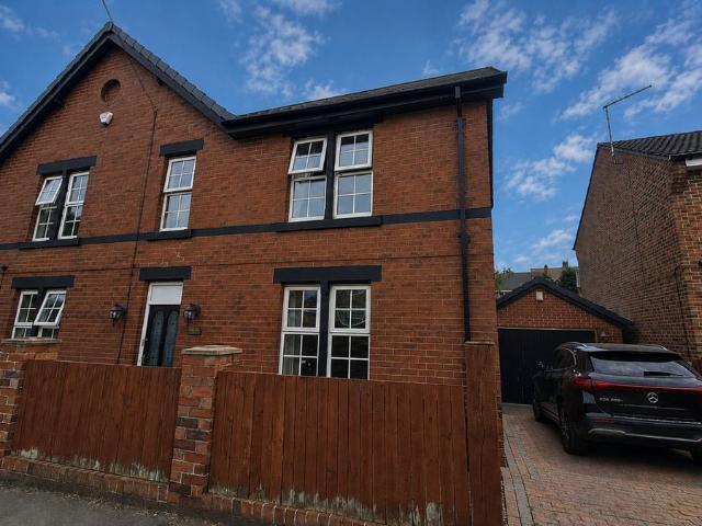 Barnsley Road, Hemsworth, Pontefract, West Yorkshire WF9, 4 bed detached house to rent, £1,500 pcm | PrimeLocation