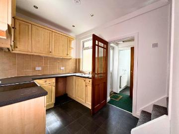 Barnsley S70, 3 bed terraced house to rent, £795 pcm | PrimeLocation