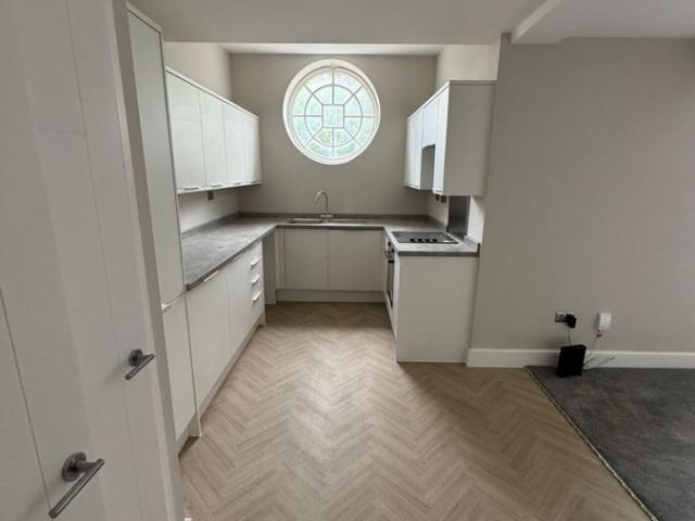 Barnsley S70, 1 bed flat to rent, £800 pcm | PrimeLocation