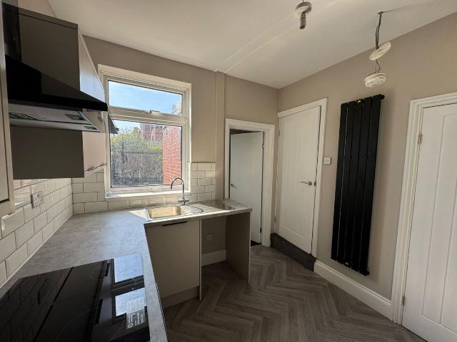 Barnsley S74, 2 bed terraced house to rent, £825 pcm | PrimeLocation