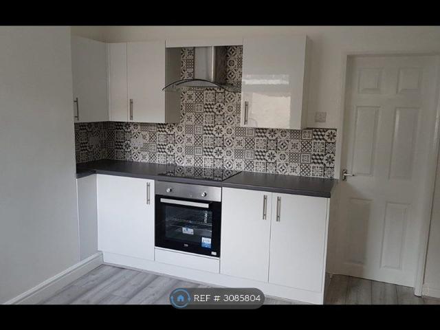 Barnsley Street, Hull HU8, 2 bed terraced house to rent, £695 pcm | PrimeLocation