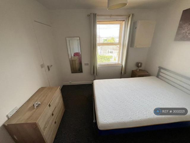 Barnwood Road, Gloucester, GL2 1 bed in a house share to rent £590 pcm £136 pw