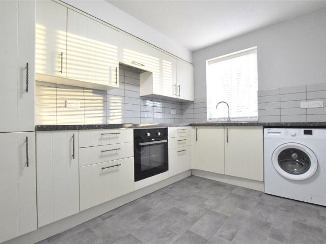 Barnwood Road, Gloucester, Gloucestershire GL4, 1 bed flat to rent, £850 pcm | PrimeLocation