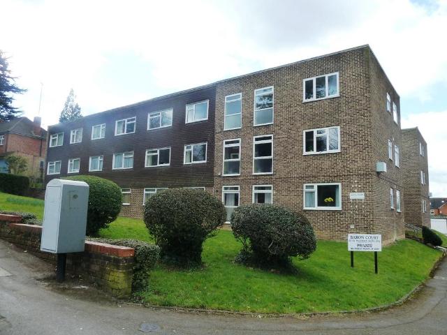 Baron Court, Western Elms Avenue. 1 bed apartment to rent £950 pcm £219 pw