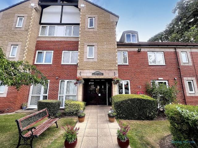 Barons Court, Solihull B92, 1 bed flat to rent, £950 pcm | PrimeLocation