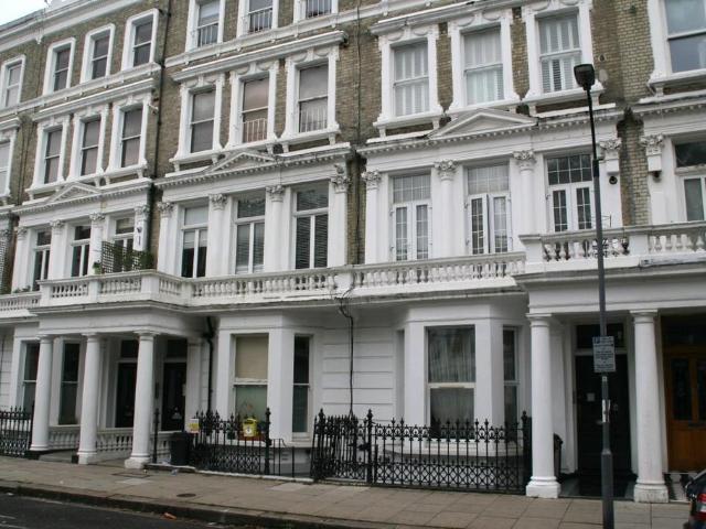 Barons Court Road, West Kensington W14 1 bed flat to rent £2,060 pcm £475 pw