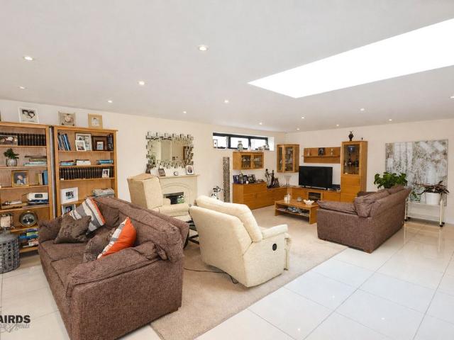 Barons Hurst, Epsom, Surrey, KT18 7DU