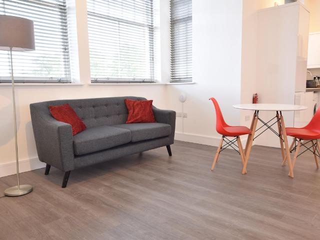 Barony Court, Nantwich, Nantwich CW5, 2 bed flat to rent, £915 pcm | PrimeLocation