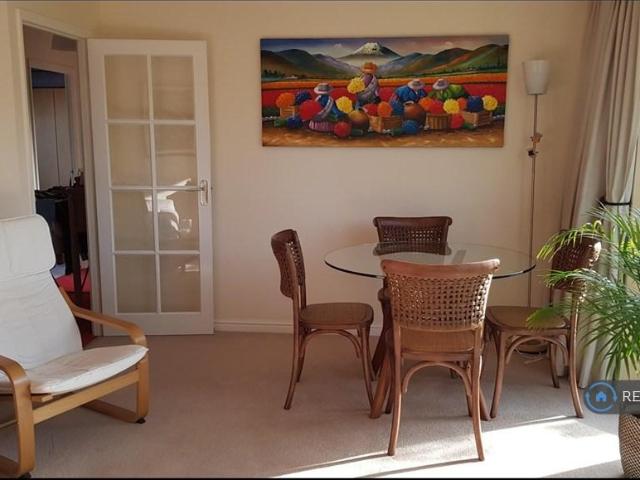 Barquentine Place, Cardiff, CF10 2 bed flat to rent £1,300 pcm £300 pw
