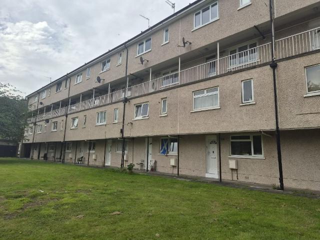 Barr Place, Paisley, Renfrewshire PA1, 3 bed flat to rent, £999 pcm | PrimeLocation