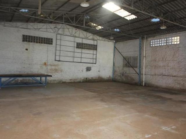 Barracão com 391,96m², à venda, no bairro Boneca do Iguaçu em São José dos Pinhais
