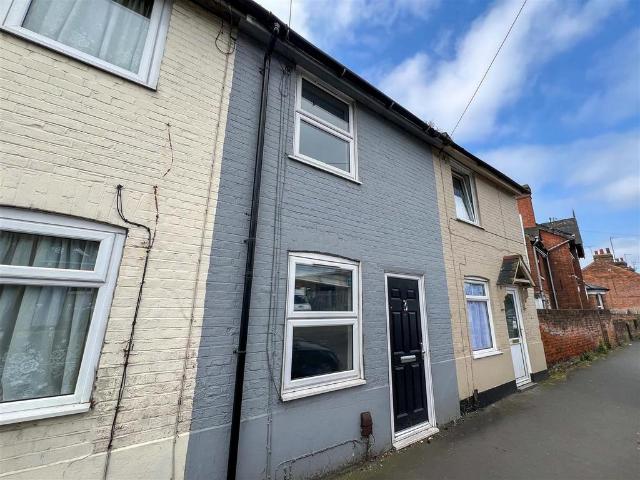 Barrack Street, Colchester CO1 2 bed terraced house to rent £1,100 pcm £254 pw