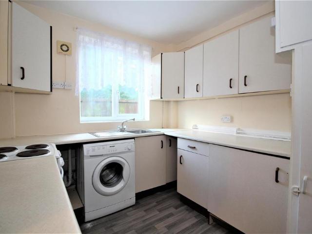 Barratt Close, Stoneygate, Leicester 2 bed apartment to rent £950 pcm £219 pw