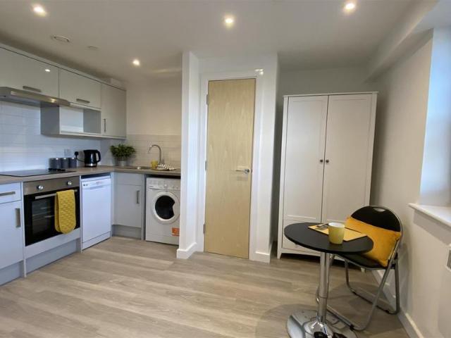 Barrett, Canterbury CT1 Studio to rent £925 pcm £213 pw