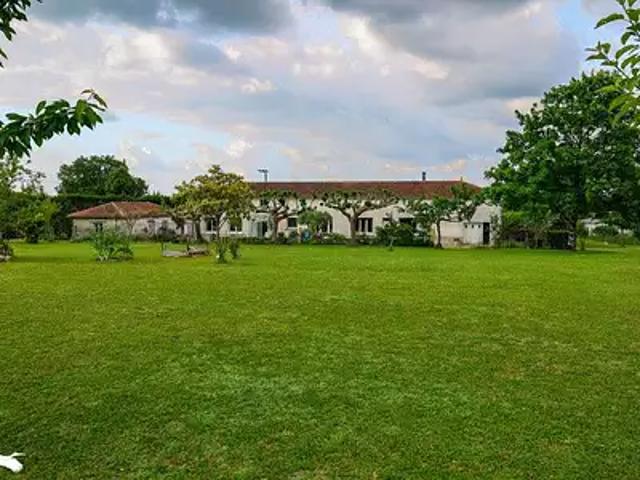 Barbezieux Saint Hilaire 16300 Achat / Vente maison 6 pièces t6 parking