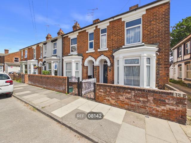 Barrington Road, Colchester CO2, 2 bed terraced house to rent, £1,300 pcm | PrimeLocation