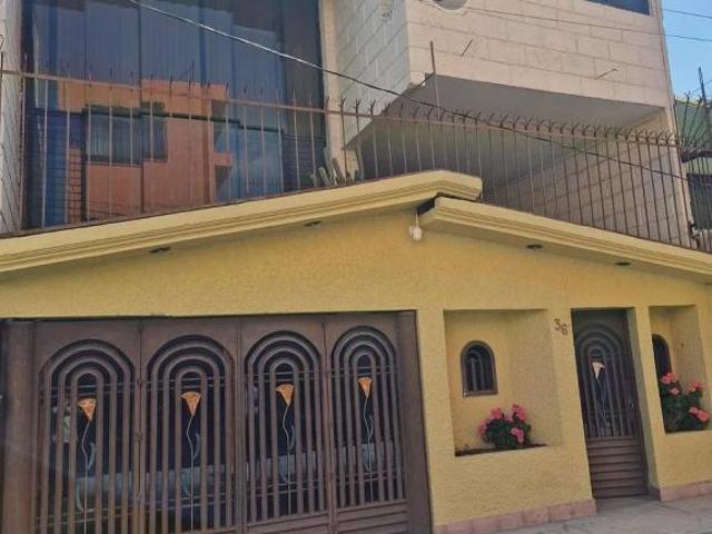 Barrio 18, 3 AUTOS,4 Recámaras, Bodega