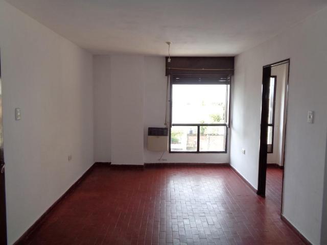 Barrio Cofico Departamento de 2 Dormitorios, Amplio y Luminoso con Balcón, Cocina Separada, Calefactor y Excelente Vista