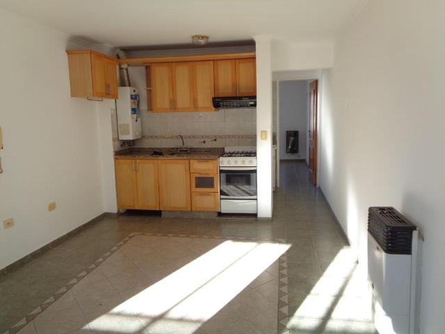 Barrio Alberdi Excelente Departamento de 1 Dormitorio, Amplio y Luminoso con 2 Calefactores y Terraza Amplia con 2 Asadores