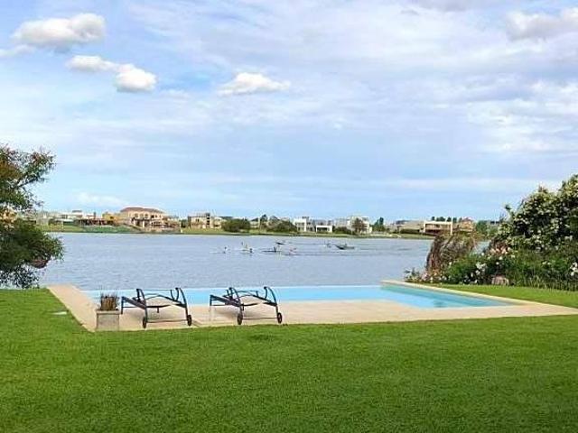 Barrio Los Castores AL LAGO 1000