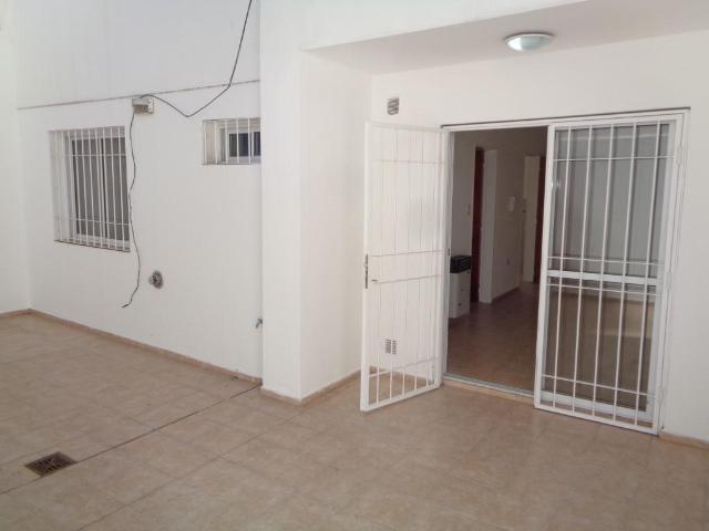 Barrio Nueva Córdoba Excelente Departamento de Categoría de 1 Dormitorio, Amplio y Luminoso con 2 Patios Amplios de Uso Exclusivo