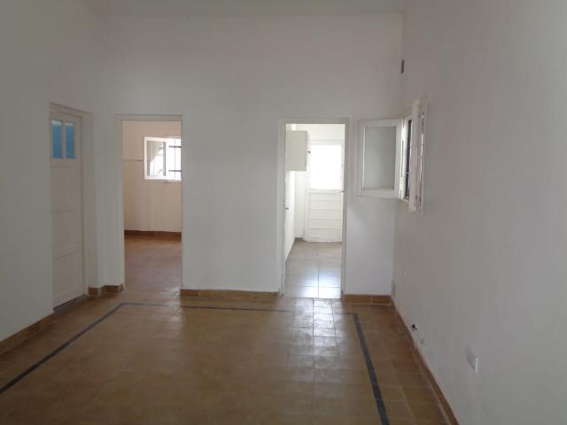 Barrio San Martín Casa de 2 Dormitorios, con Garaje y Patio Muy Amplio con Césped