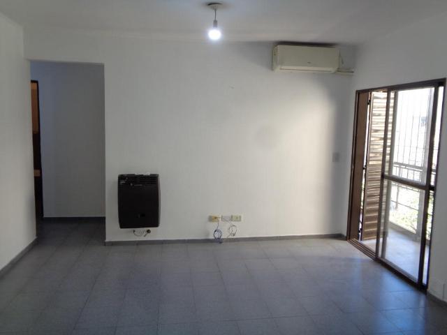 Barrio San Martín Departamento de 1 Dormitorio con Balcón y Terraza Amplia con Asador