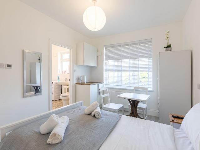 Barriedale, London SE14, 1 bed flat to rent, £2,200 pcm | PrimeLocation