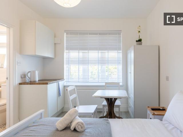 Barriedale, London, SE14 6RW, United Kingdom | Studio apartment for rent #172585766 | Rentberry