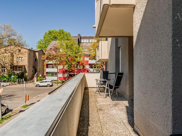 Barrier Free Living Surrounded by Greenery – 2 Room Apartment with Balcony in a Prime Steglitz Location, Berlin Amsterdam Apartments for Rent