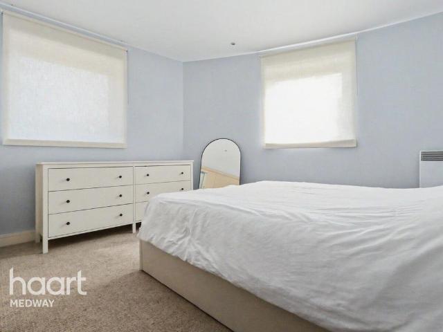 Barrier Road, CHATHAM 1 bed apartment to rent £1,150 pcm £265 pw