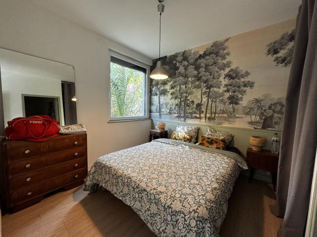 Barrière St Genès Charmant T2 meublé avec cour privative